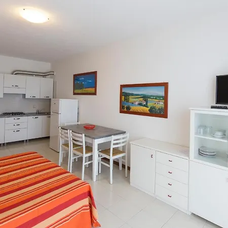 Villaggio Luna Due アパート カオルレ