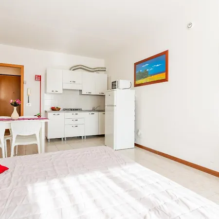 Villaggio Luna Due شقة كاوْرلي